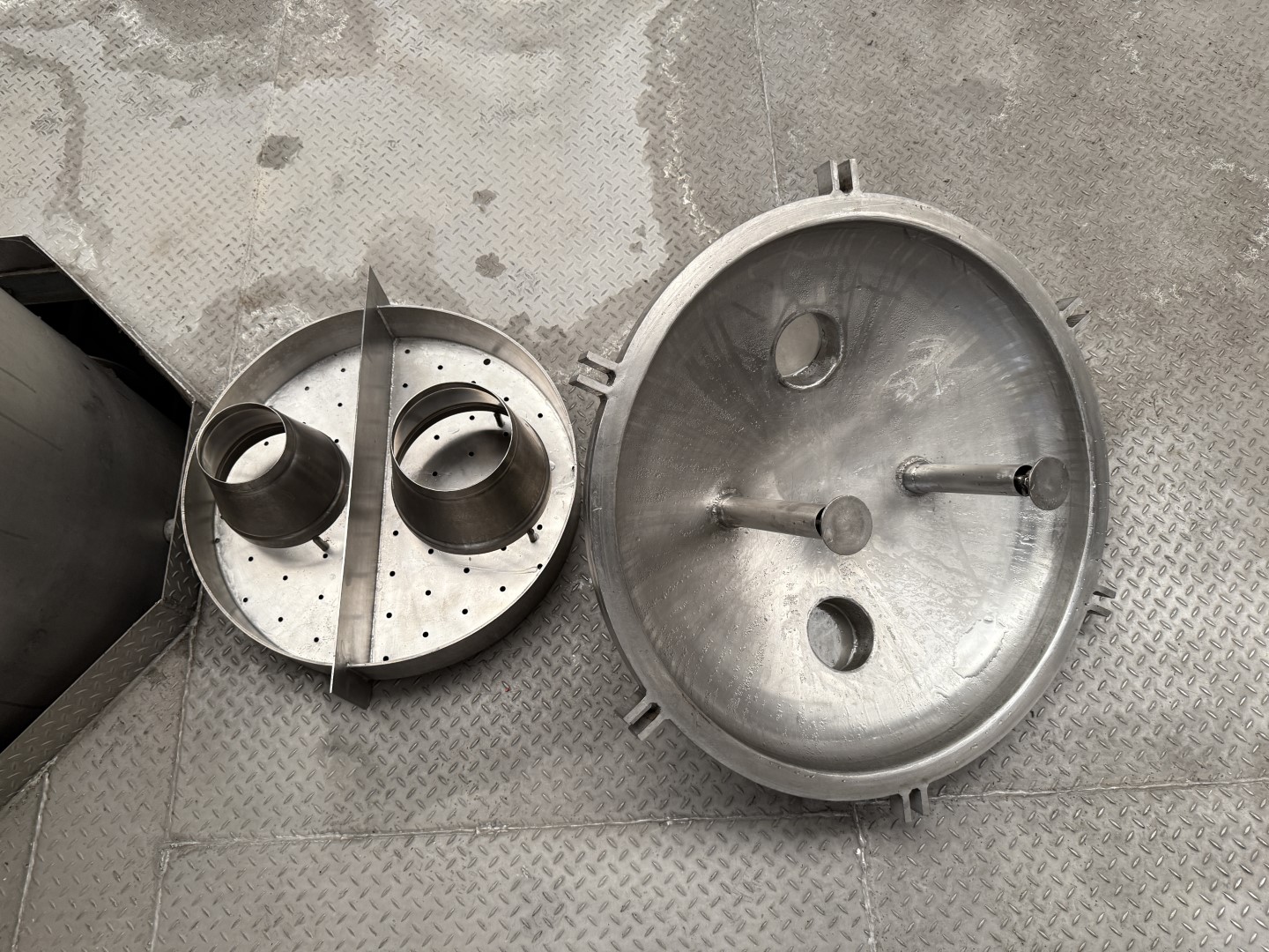 Used Complete GEA Niro Atomizer powder plant with 4-Effect TVR Evaporator, Spray Dryer, Fluidbed Dryer, Cyrstallisation tanks and filling station