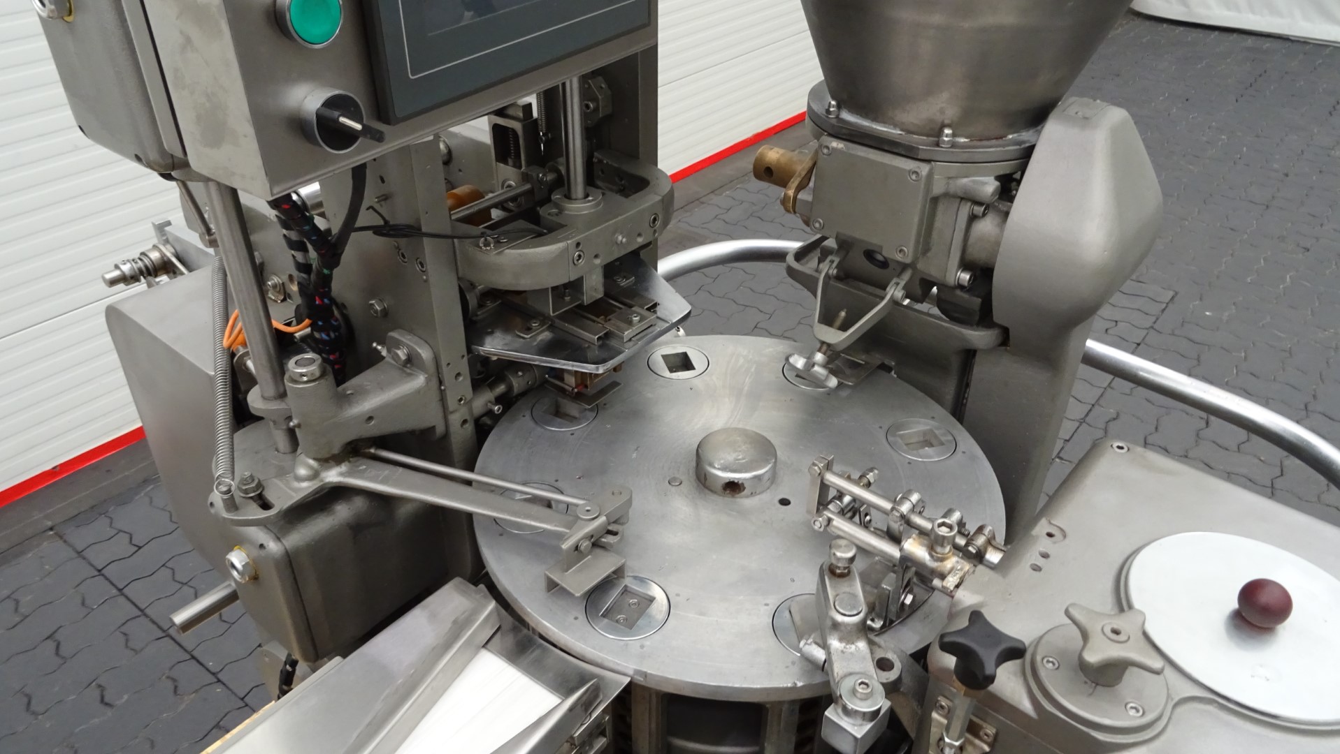 Used Filling and wrapping machine for miniportions of butter Benhil 8304