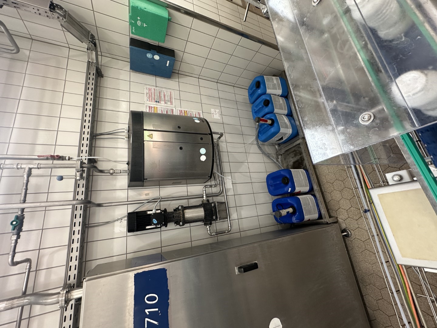 Used Aseptic PET Bottle filling machine - SIG Asbofill 710