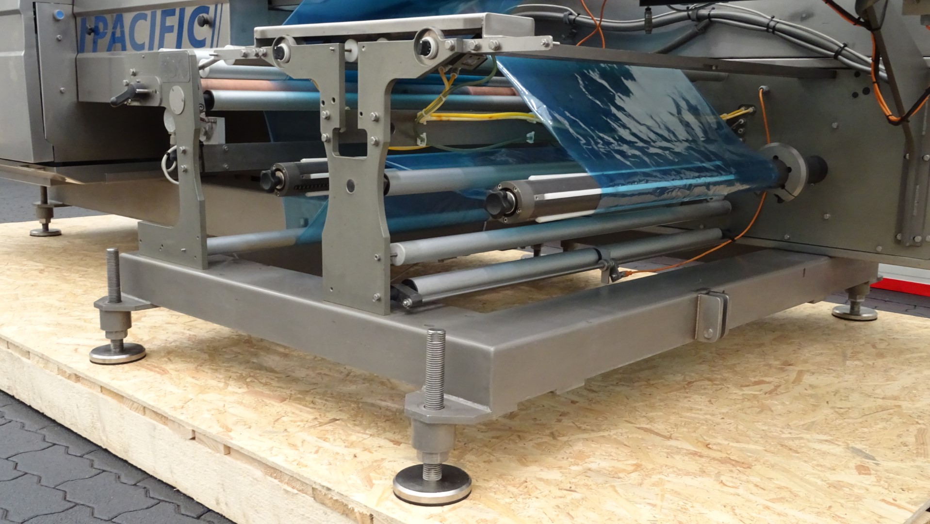 Used Horizontal Flow Wrapper - Ulma Pacific LSBI 55