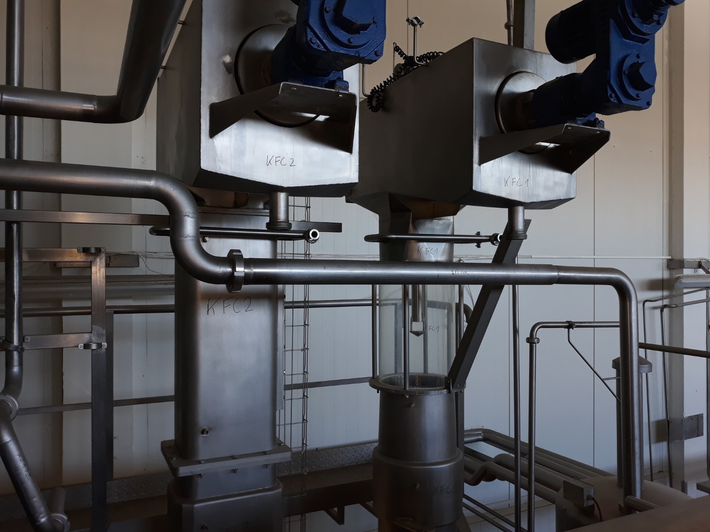 Used Gouda Euroblock Cheese Plant for 100.000 liter of milk per day - 10.000 kg of Gouda cheese per day