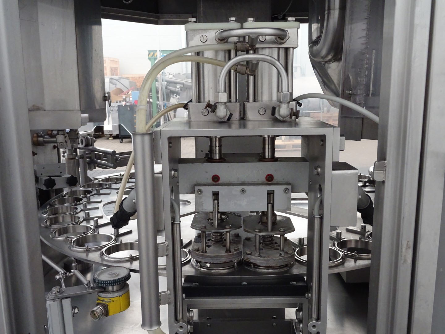 Used Cup filling and sealing machine Ampack Ammann ARL8/2