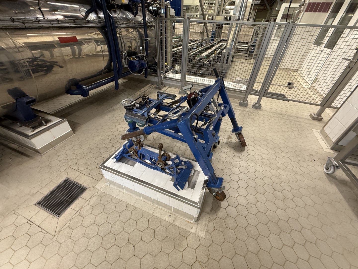 Used Complete can filling and closing line for liquids (nutrition) in 250 gram aluminium cans