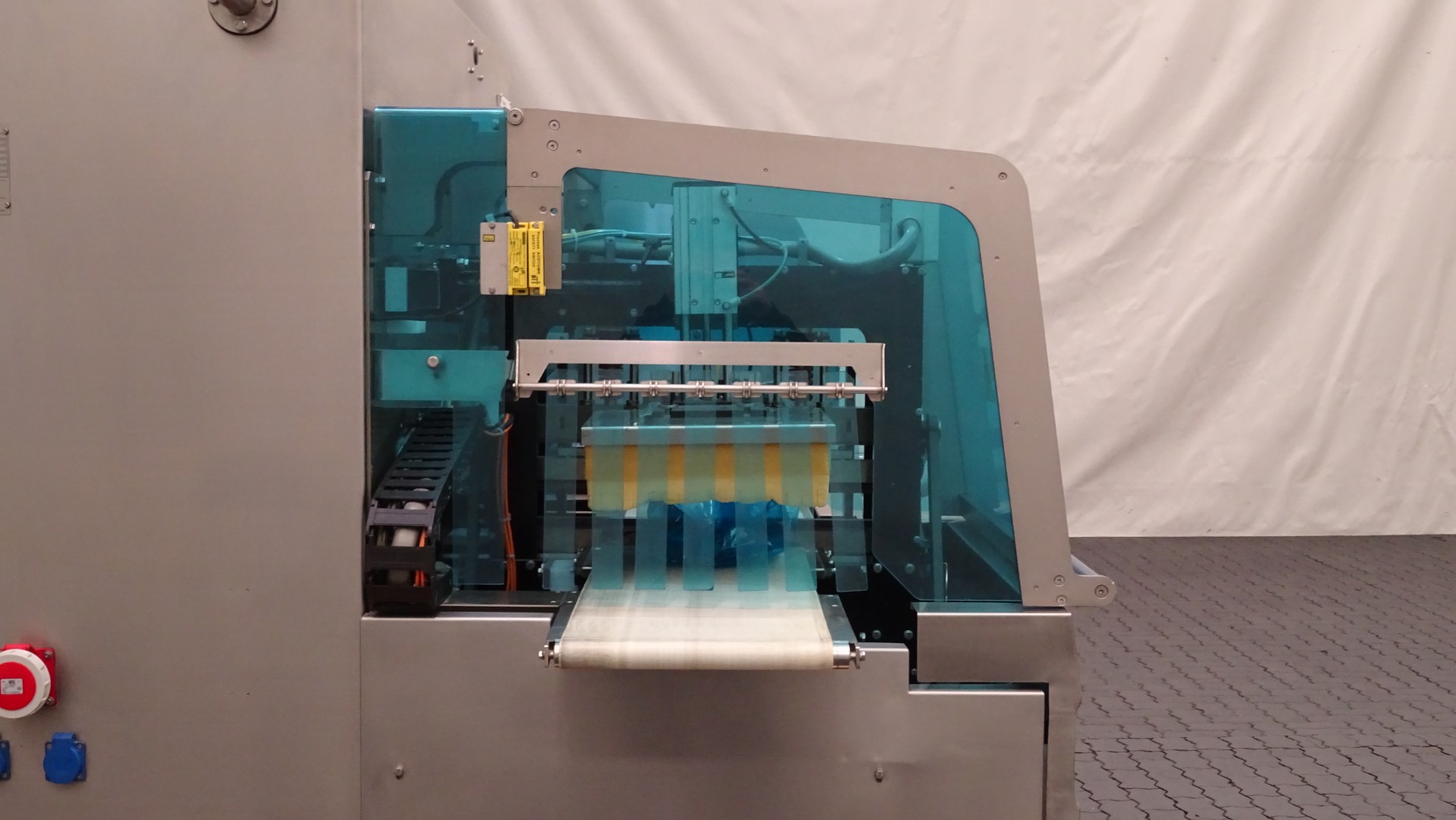 Used Horizontal Flow Wrapper - Ulma Pacific LSBI 55