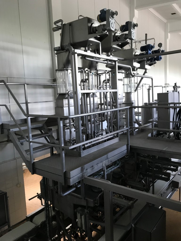 Used Gouda Euroblock Cheese Plant for 100.000 liter of milk per day - 10.000 kg of Gouda cheese per day