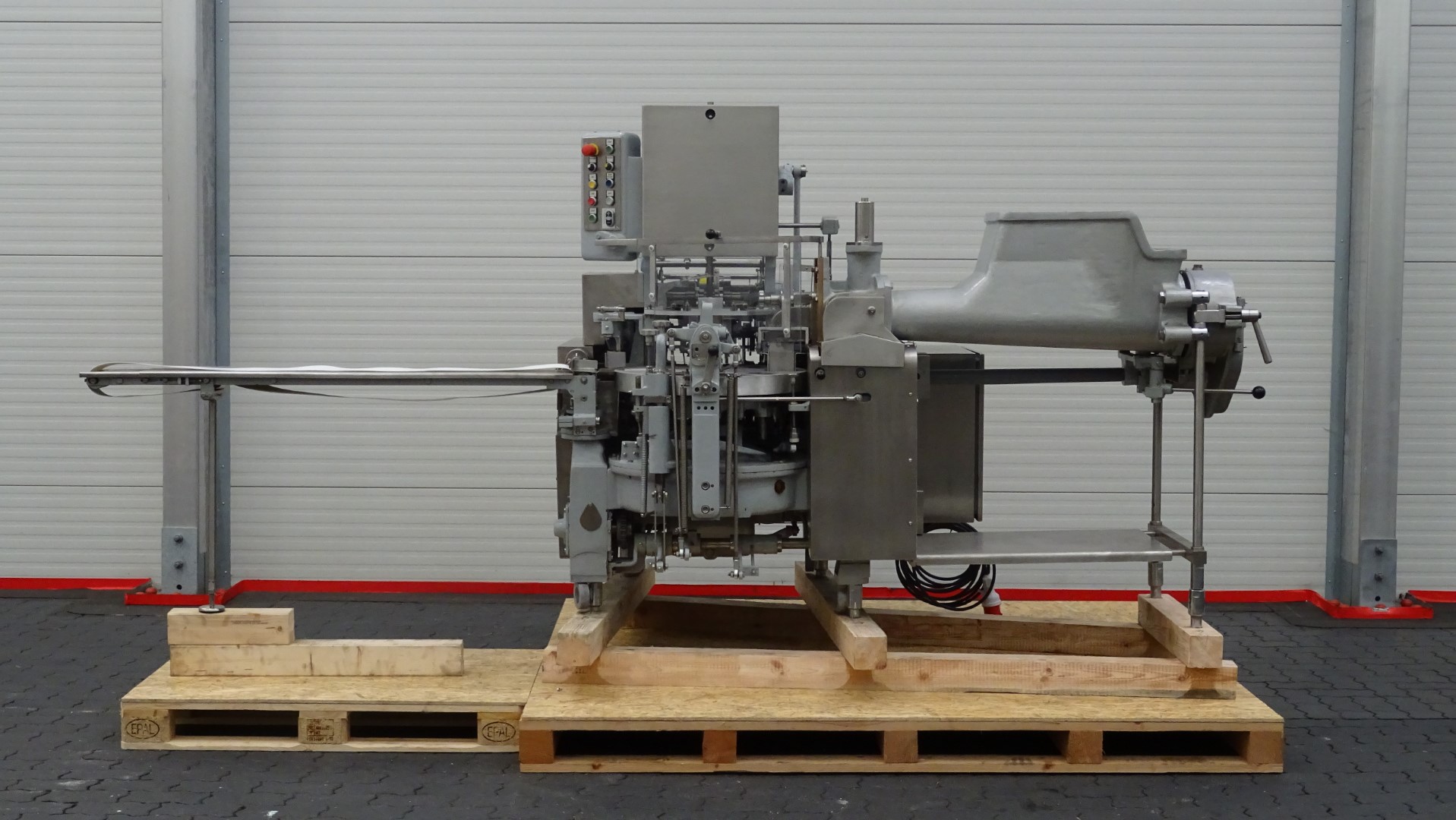 Used Reconditioned filling and wrapping machine for butter - Trepko XPG-40 for 250 gram