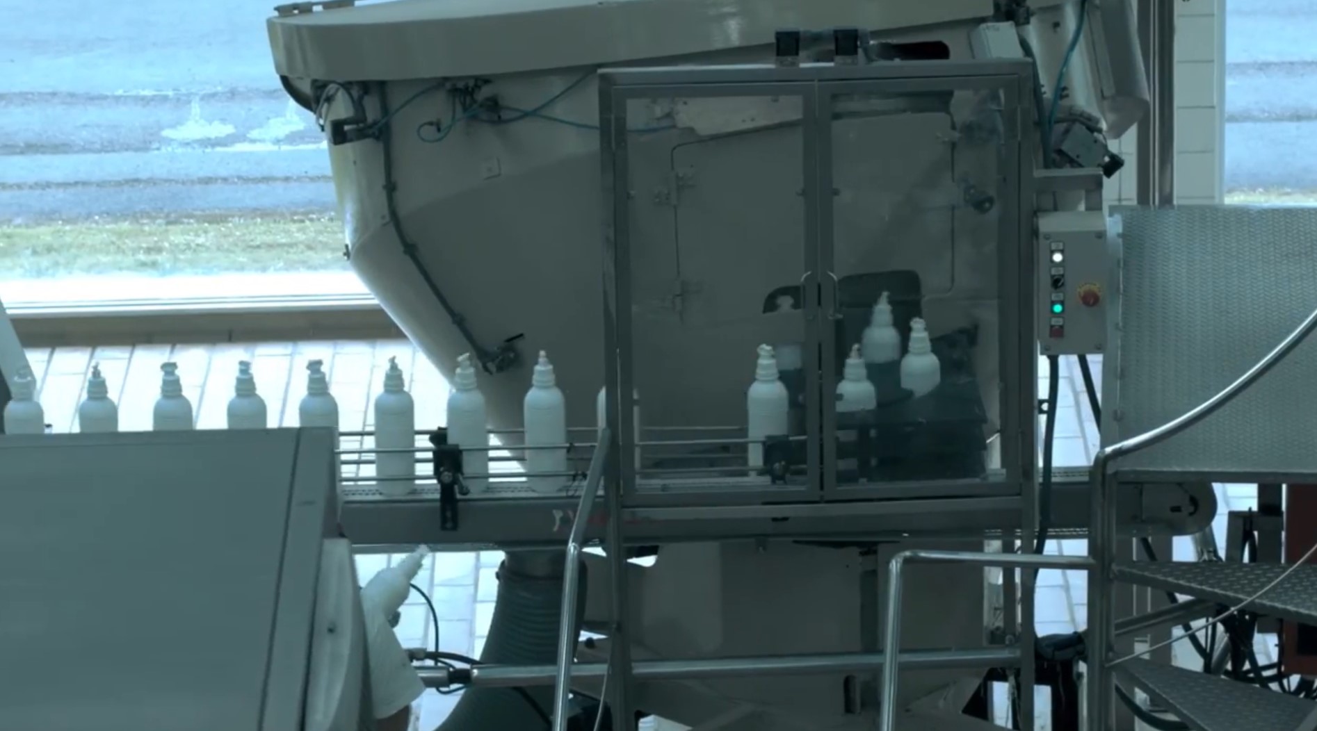 Used Bottle blowing, filling, closing, sterilizing, labelling and packing line for PE bottles of 1,5 liter with milk - Sidel / Remy / Stork