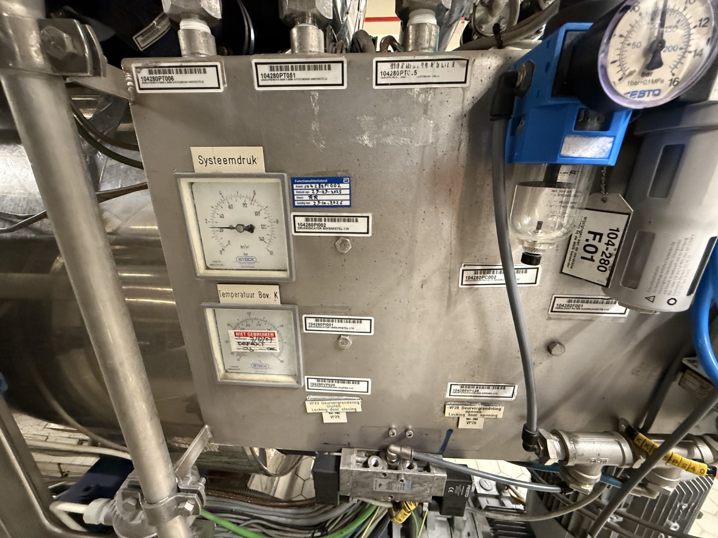 Used Complete can filling and closing line for liquids (nutrition) in 250 gram aluminium cans