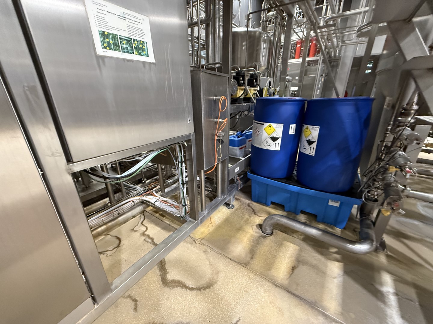 Used Processing plant, bottle blowing, filling, closing, labelling and packing line for PET bottles of 0,4/0,5/1,5 liter - Tetra Pak / Sidel