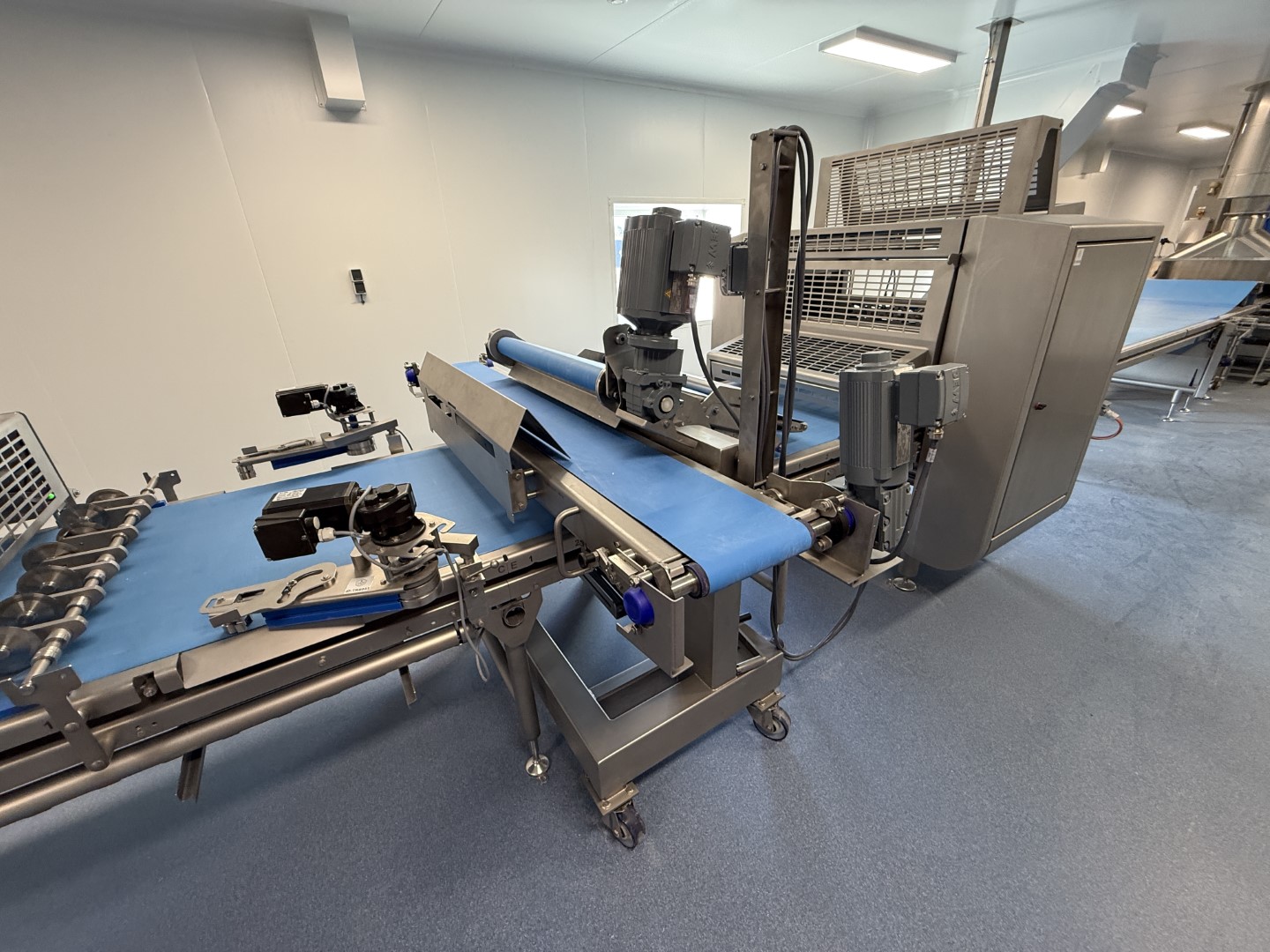 Used Dough processing / rollout line - Rademaker sheeting line with universal line and Packo nitrogen freezer