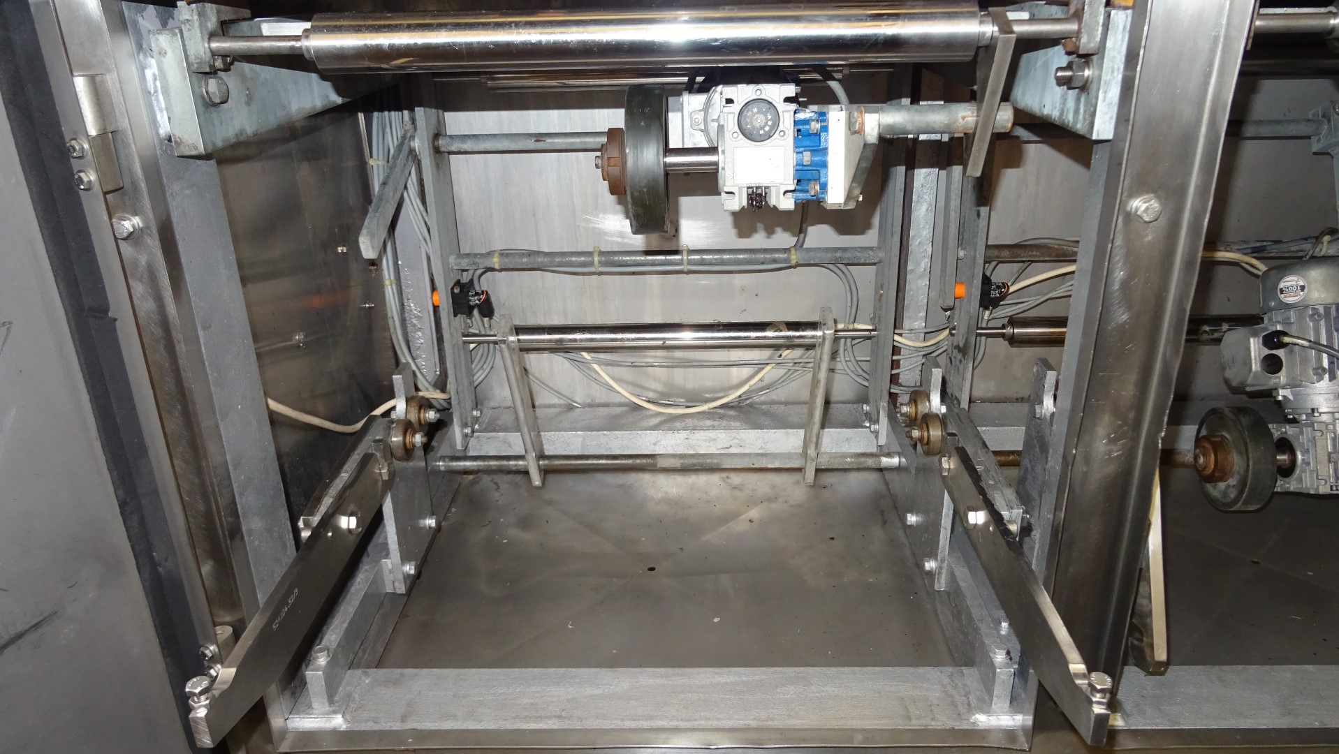 Used Automatic Double Head Vertical Form / Fill / Seal Machine (Vertical FFS) - Thimonnier M 3200