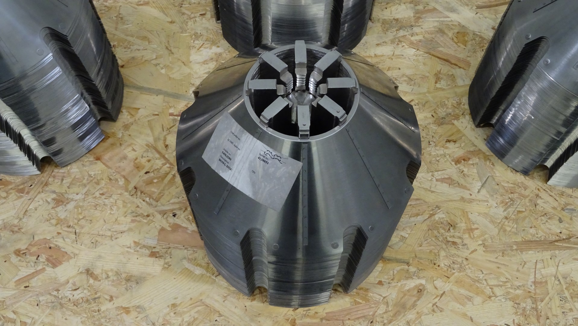 Used Disc stack with distributor and 528x Discs - Tetra Pak D 610 HGD-34C Clarifier