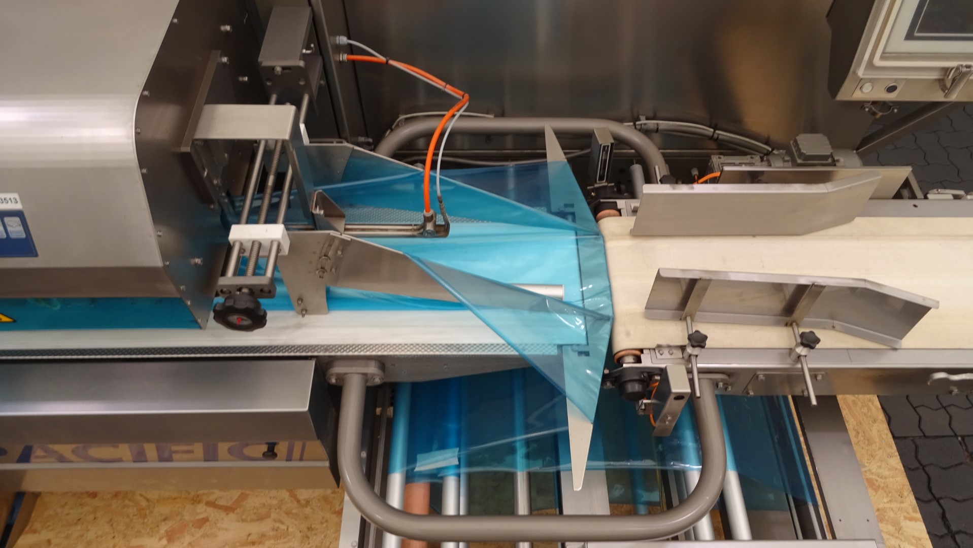 Used Horizontal Flow Wrapper - Ulma Pacific LSBI 55