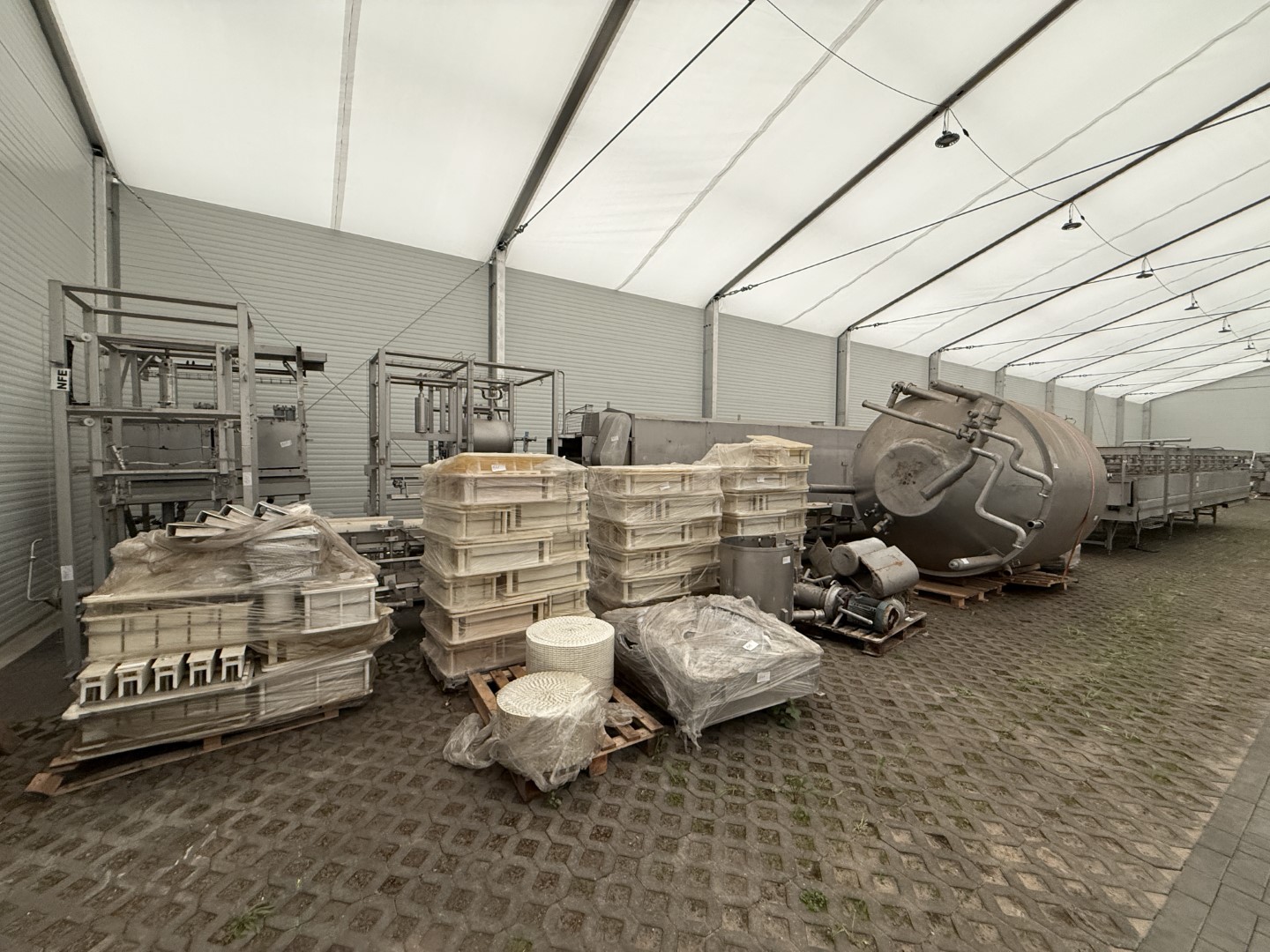 Used Gouda Euroblock Cheese Plant for 100.000 liter of milk per day - 10.000 kg of Gouda cheese per day