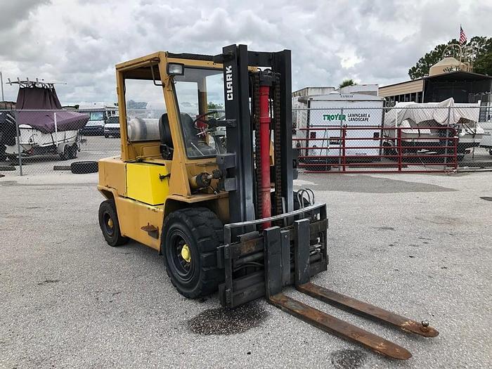Used Clark C500-Y100 Forklift - 04475