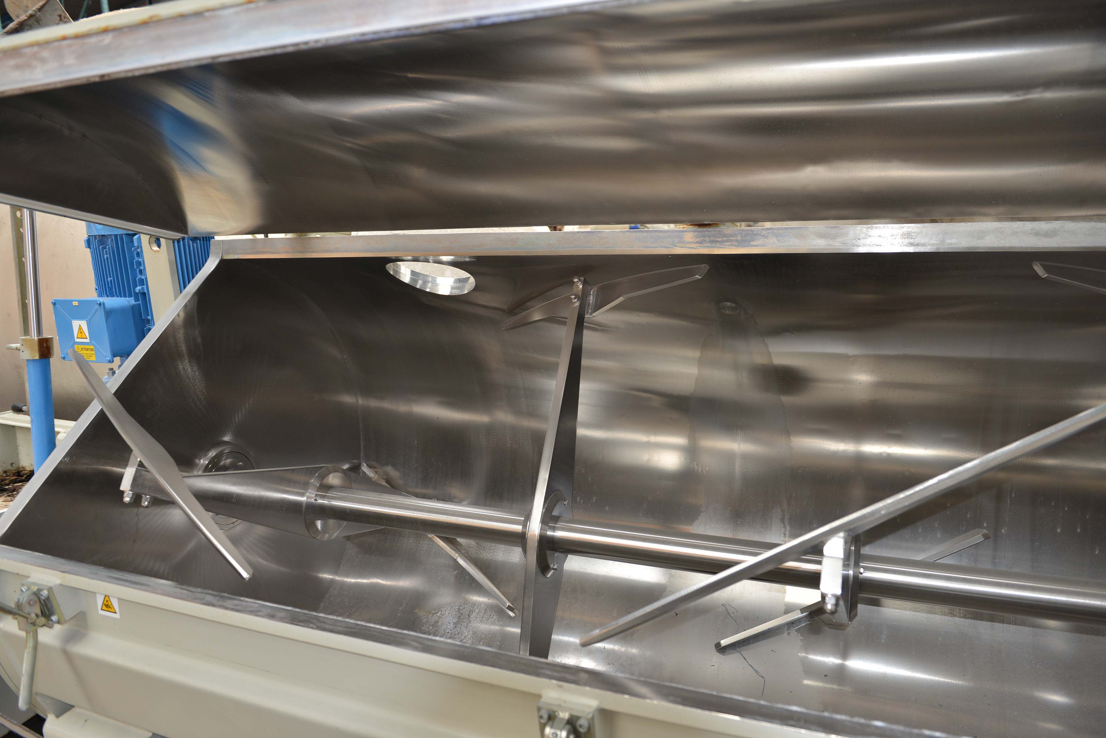 Used PLASMEC mixer from 3500 Liters