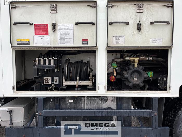 Used 1998 FMC LMD2000 Aircraft Deicer Truck