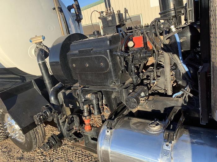 Used 2006 Peterbilt 357 4Axle 60 BBL Bobtail Kill Truck for Sale in