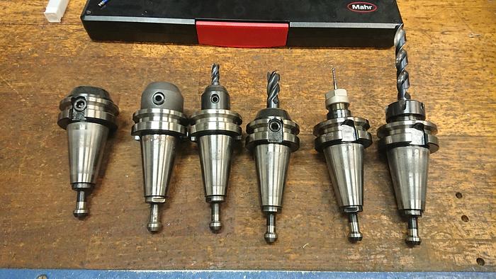 Used BRUGT VERTIKALT BEARBEJDNINGSCENTER FABRIKAT CHEVALIER, MODEL 2040 VMC-L