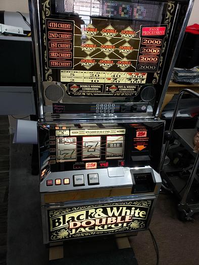 Used Slot Machines , Black and White Jackpot , fully serviced 