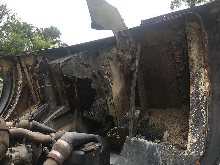 Used 2000 Mack MR688S