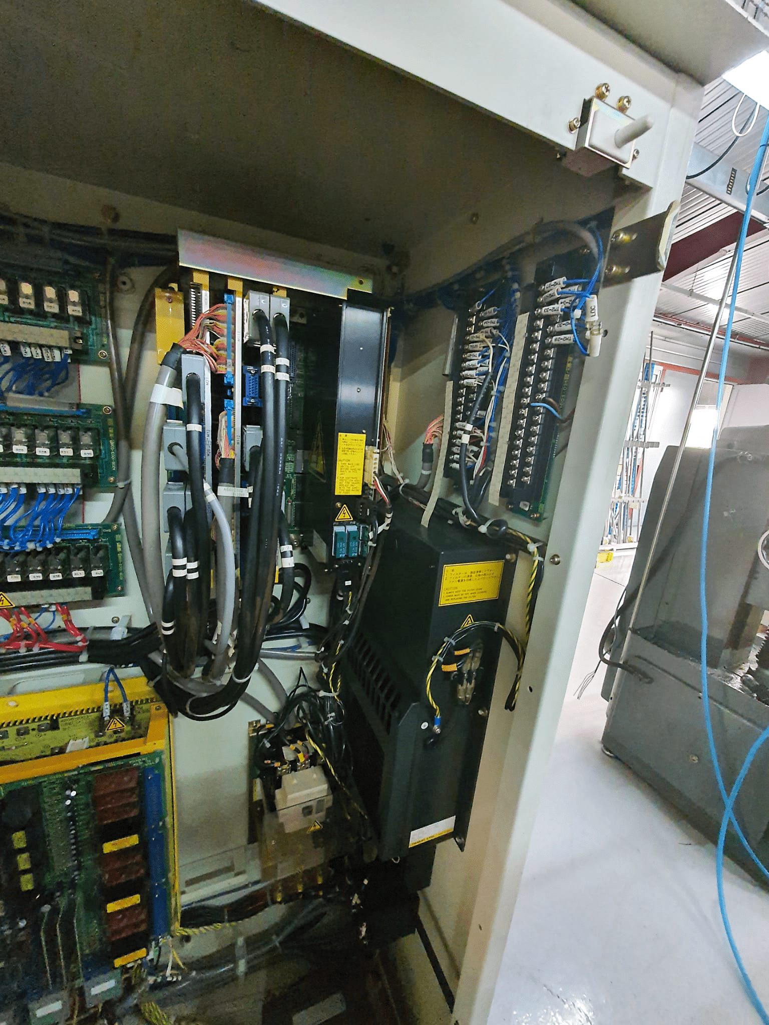 Used Stama MC 010 - Vertical Machining Centre - 1990