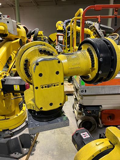 Used FANUC R2000iB/210F WITH R30iA CONTROLLER, CLEANED AND TESTED