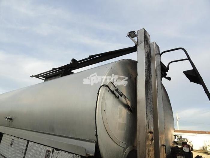 Used 1997 MACK RD690S