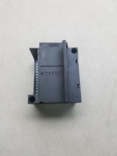 Used Siemens 6ES7 221-1EF00-0XA0 6ES7221-1EF00-0XA0 6ES72211EF000XA0, Missing door