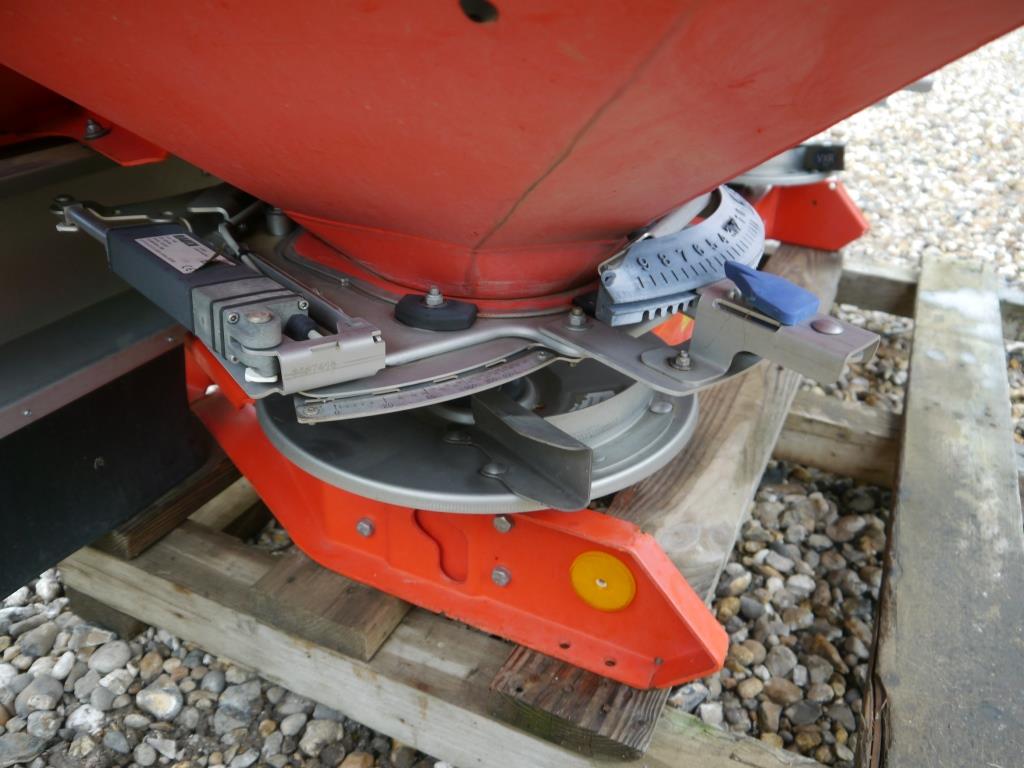 Used Kuhn Axis 40.1 H-EMC Fertiliser Spreader