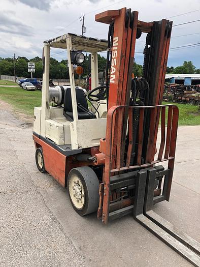 Used 2000 Nissan C5000