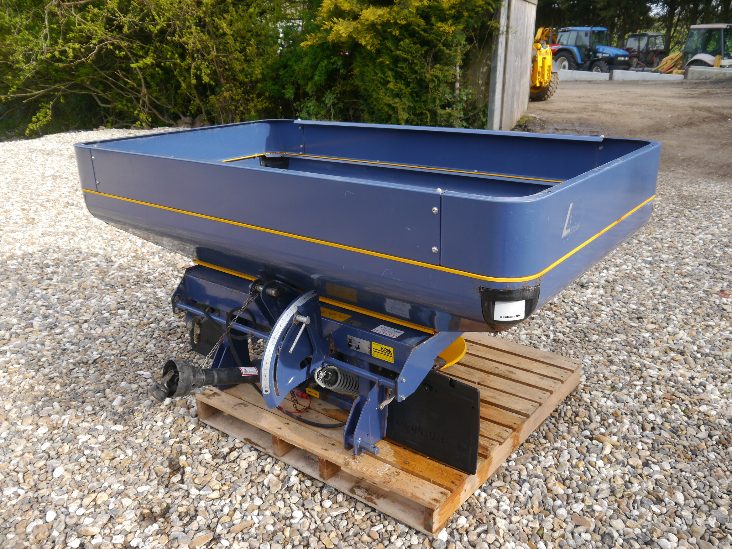 Used KRM L1 Plus Fertiliser Spreader