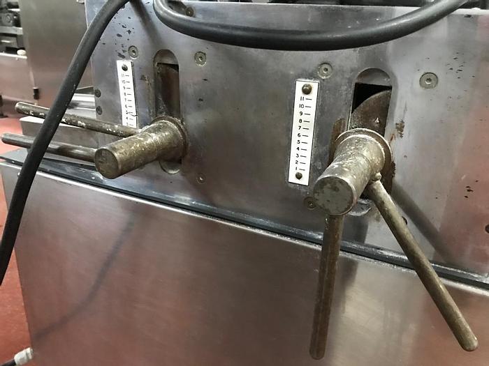 Used Oddy Novatek 2 2-pocket divider with pinning machine