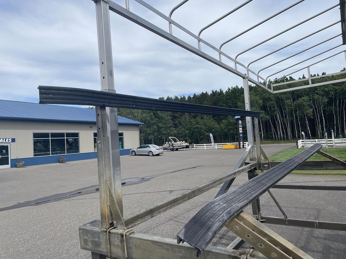 Used Pier Pleasure 40108