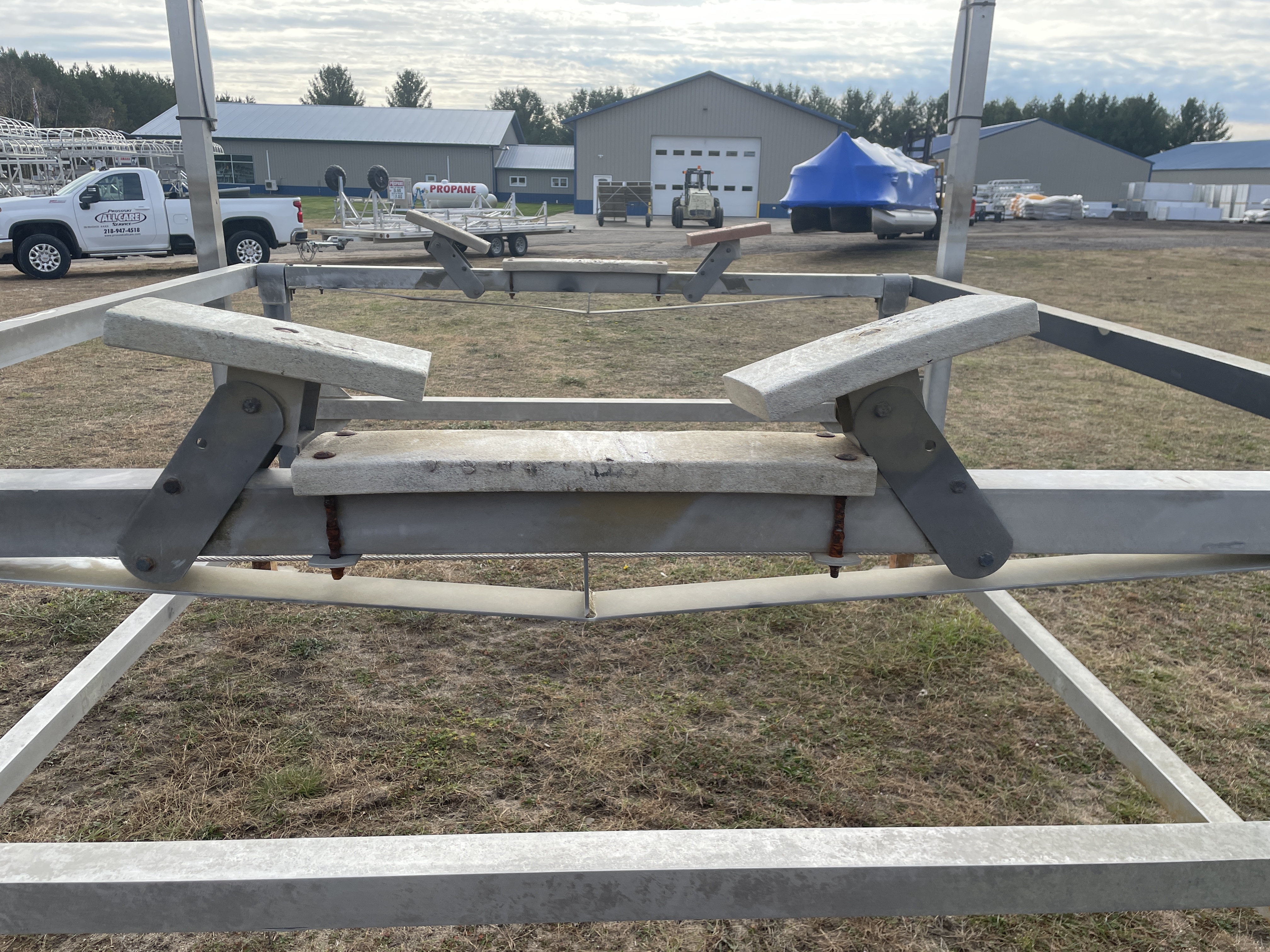 Used Hewitt 3600 LB Capacity