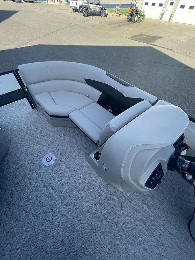 2026 Berkshire Pontoons 22RFC LE 25"