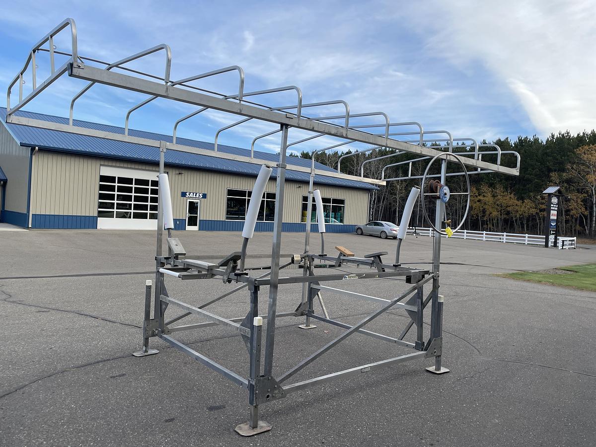Used Hewitt 2400 lb Capacity
