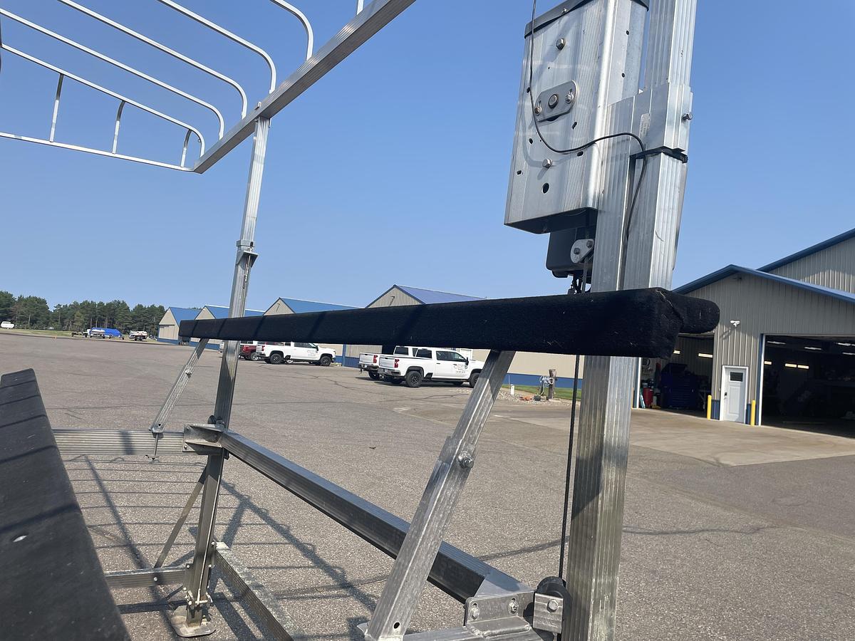 Used Hewitt 3800 LB Capacity