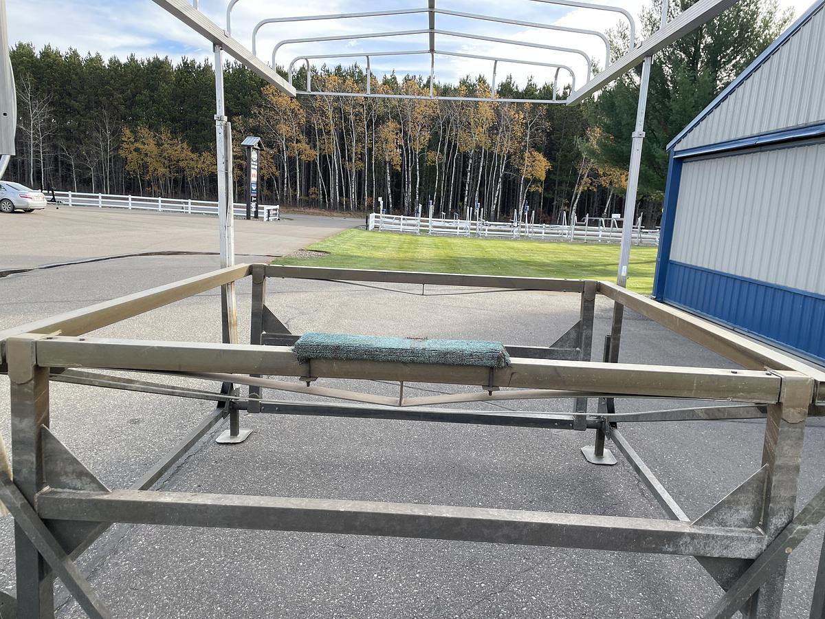 Used Hewitt 2400 lb Capacity