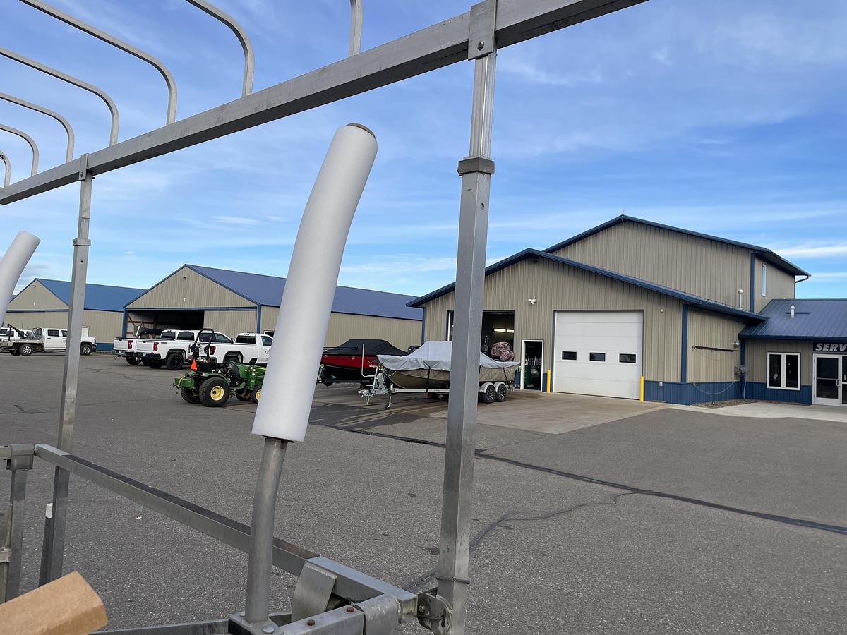 Used Hewitt 2400 lb Capacity