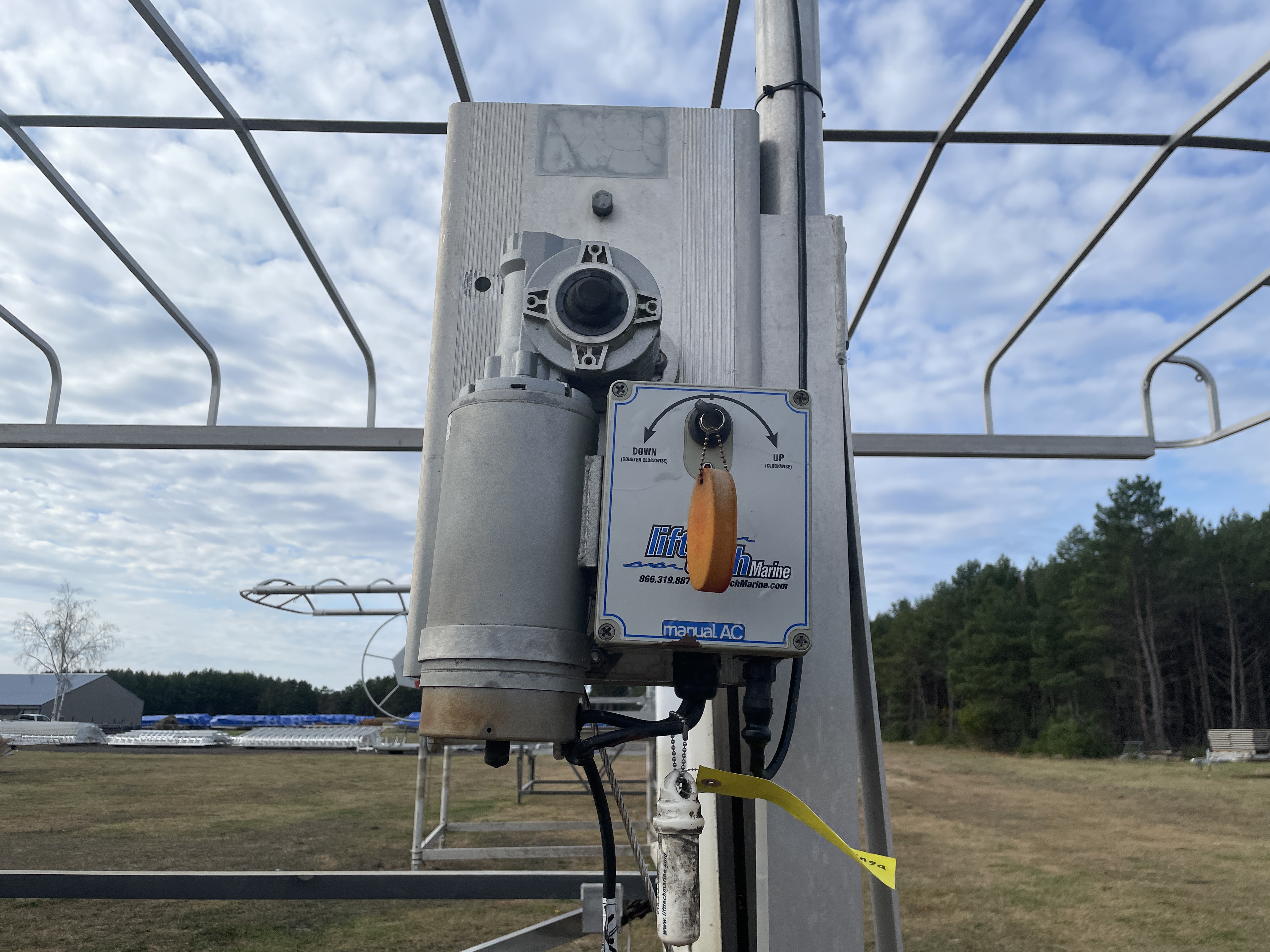 Used Hewitt 3600 LB Capacity