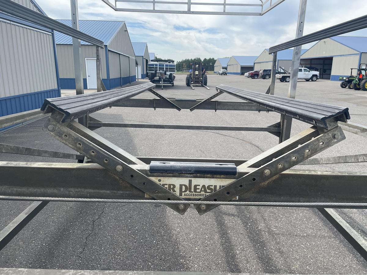 Used Pier Pleasure 40108