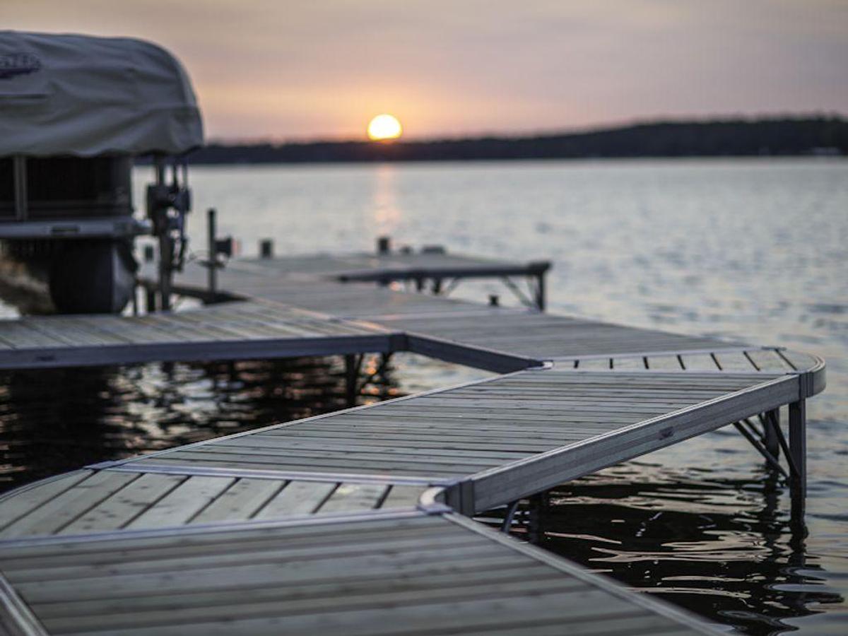 ShoreMaster Curve Dock Base