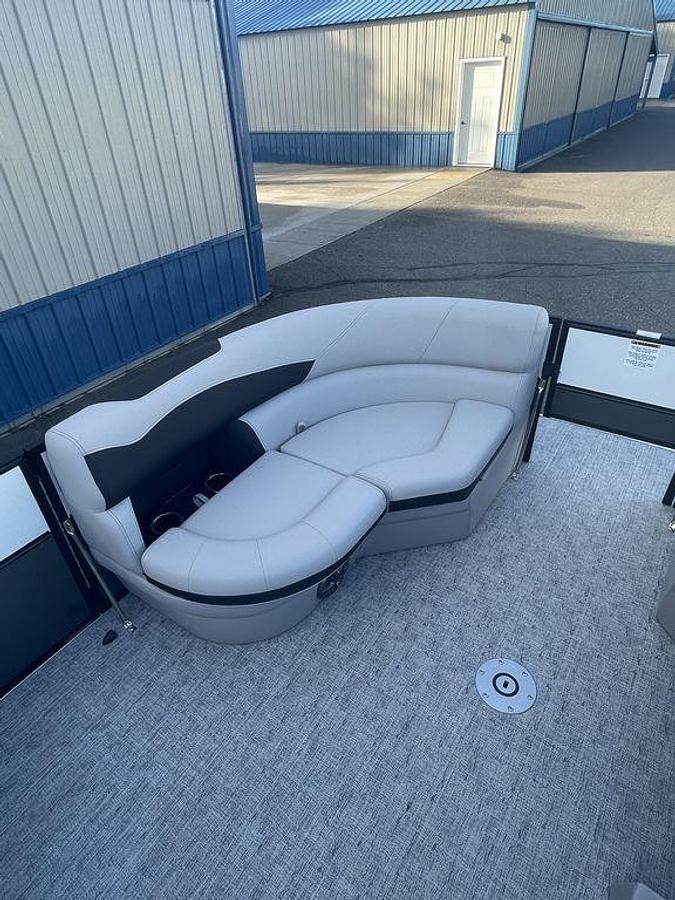 2026 Berkshire Pontoons 22RFC LE 25"