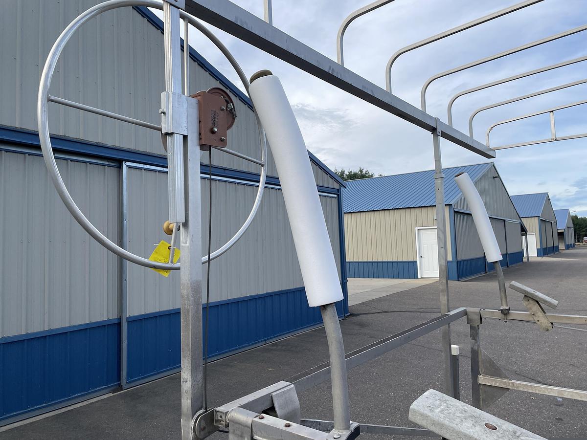 Used Hewitt 2400 lb Capacity
