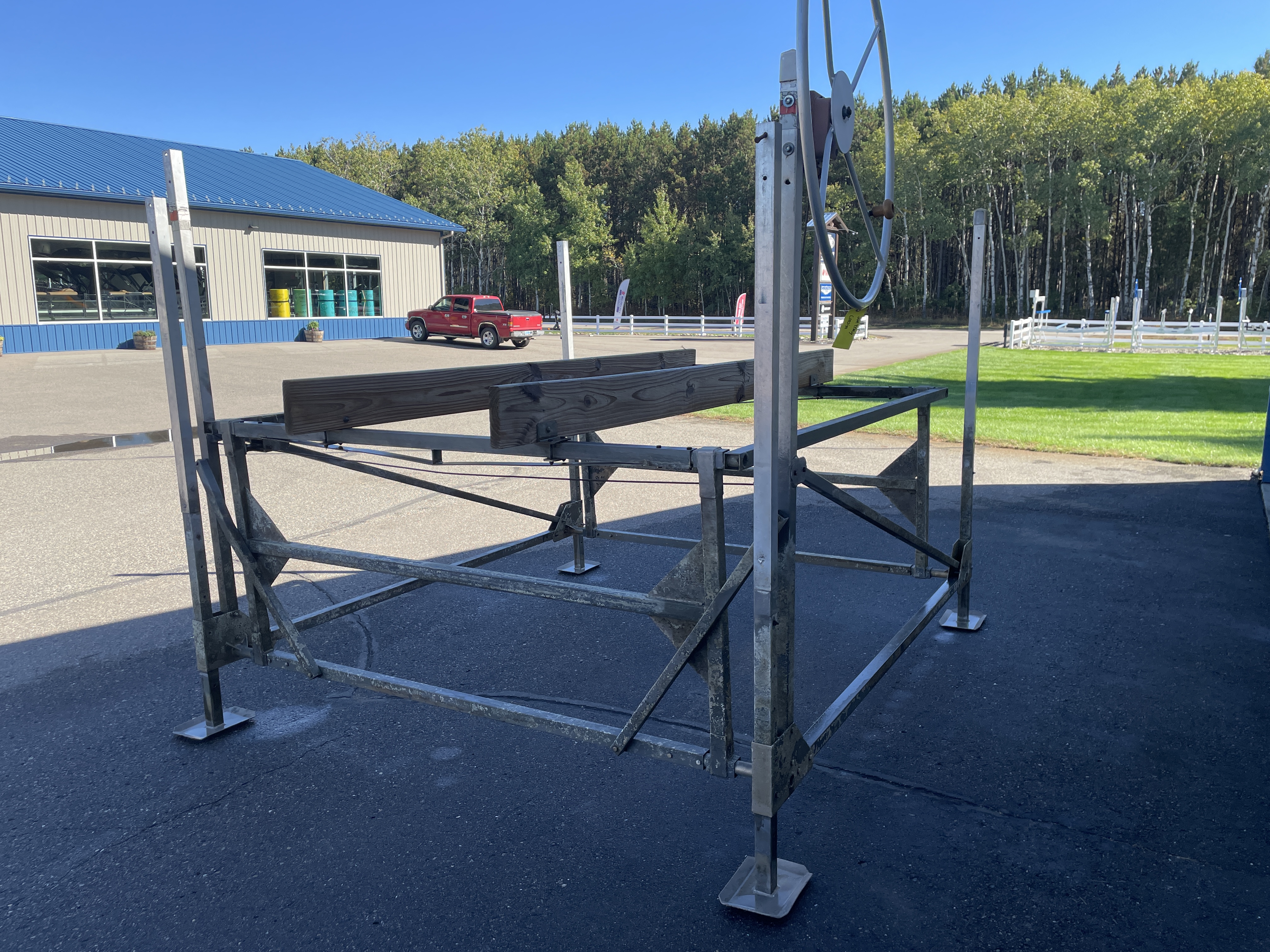 Used Hewitt 1500 lb Capacity