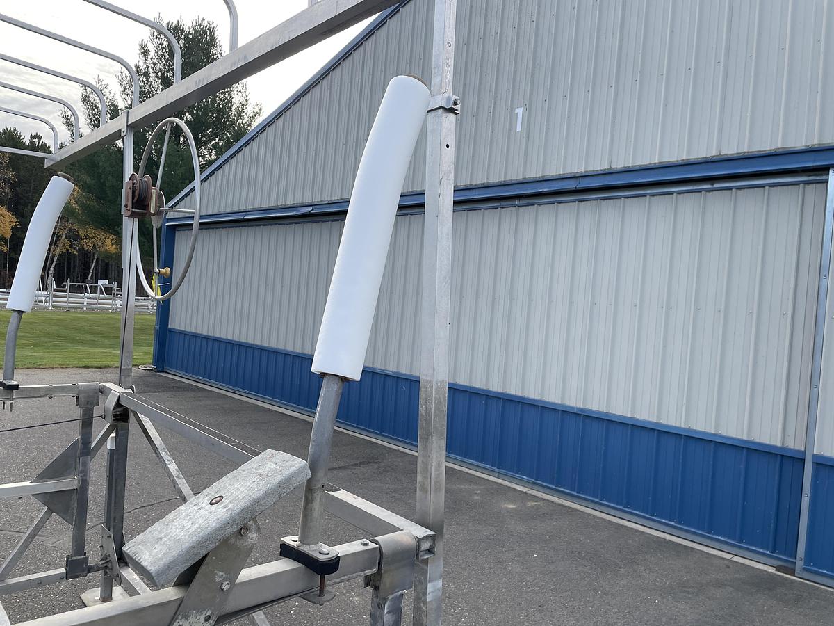 Used Hewitt 2400 lb Capacity