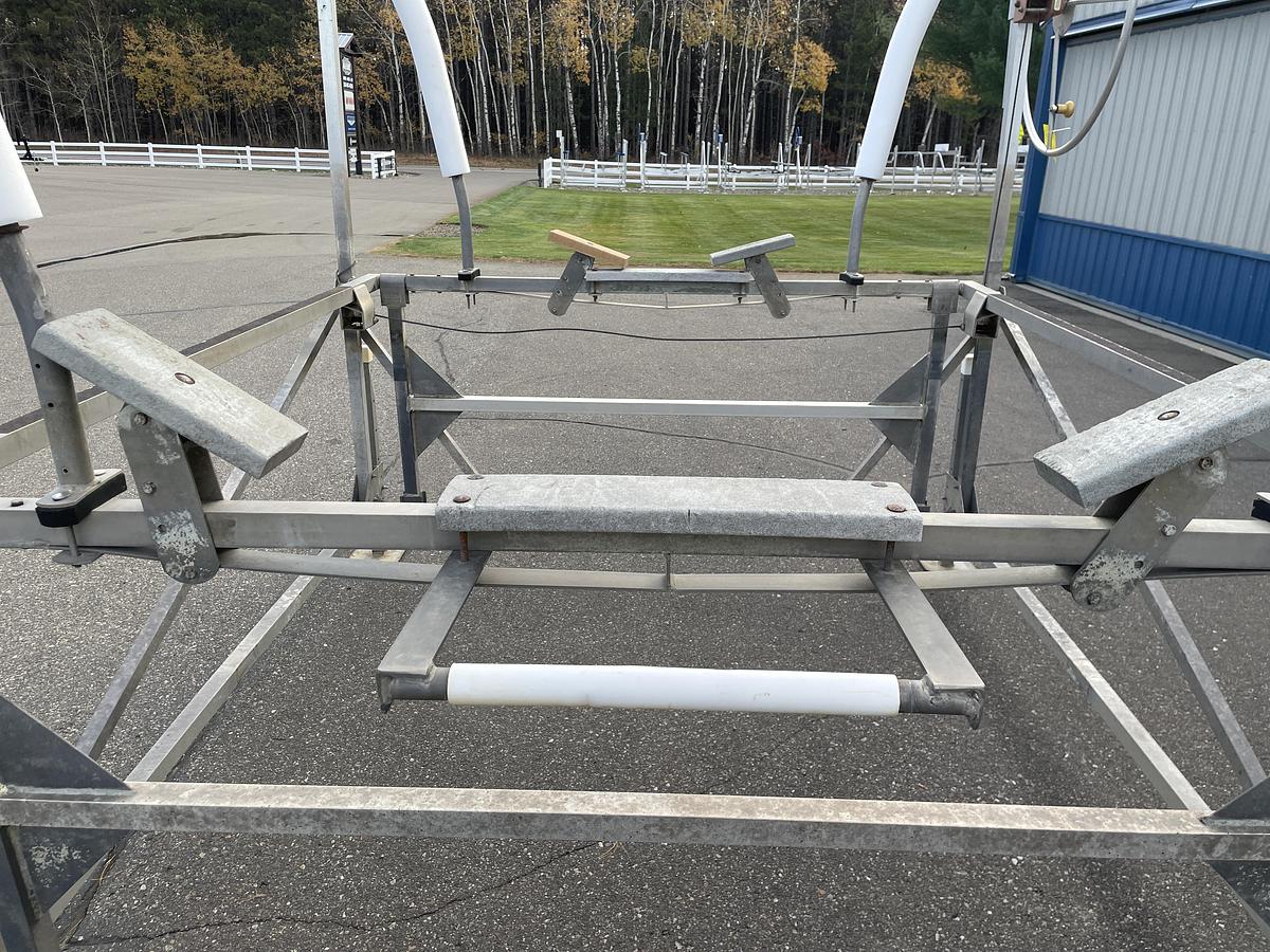 Used Hewitt 2400 lb Capacity