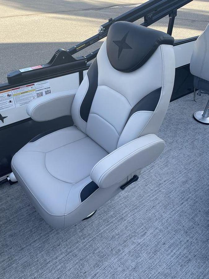 2026 Berkshire Pontoons 22RFC LE 25"