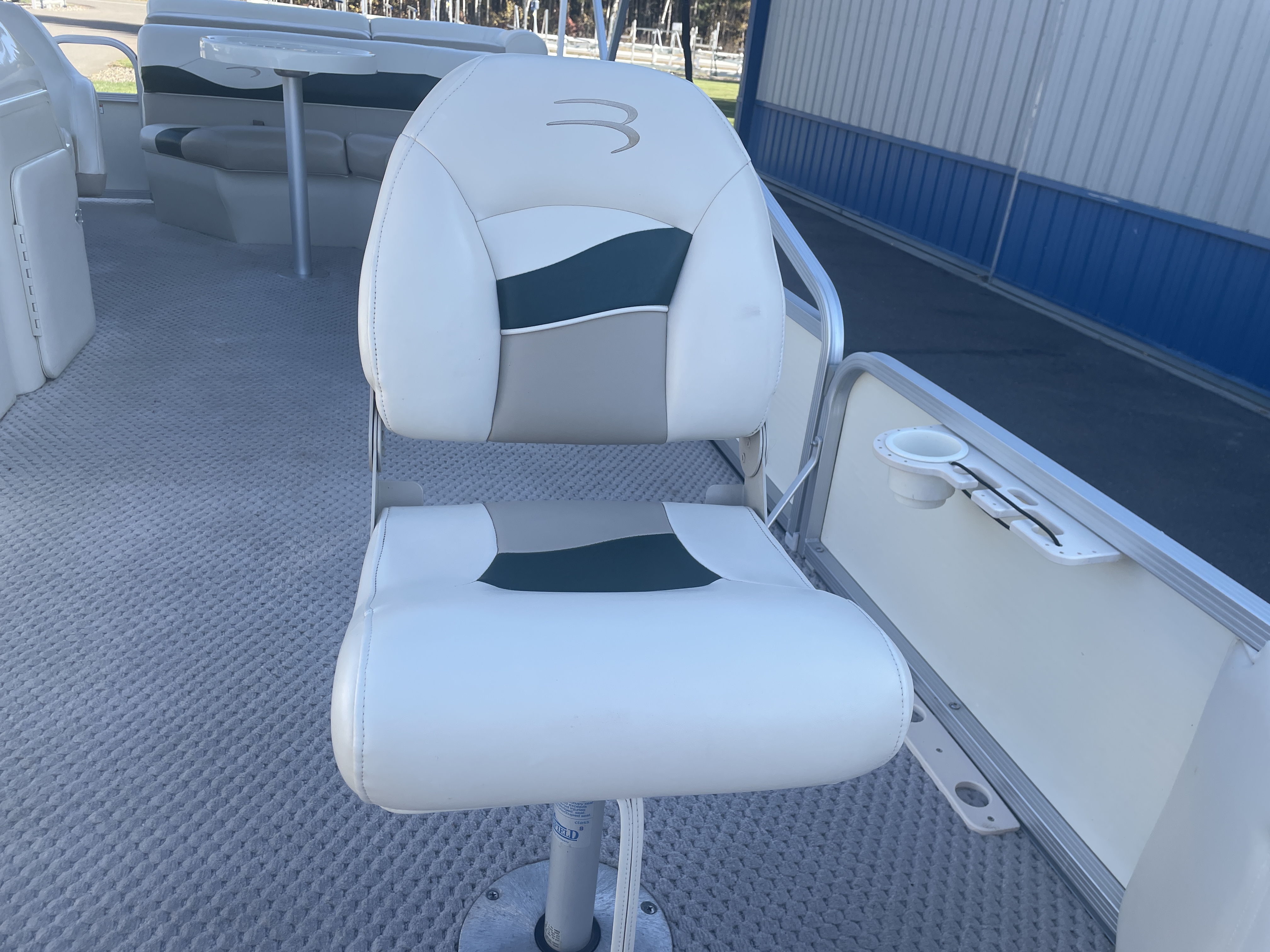 Used 2004 Bennington 185 S